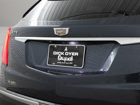 Used 2019 Cadillac XT5 FWD image 33