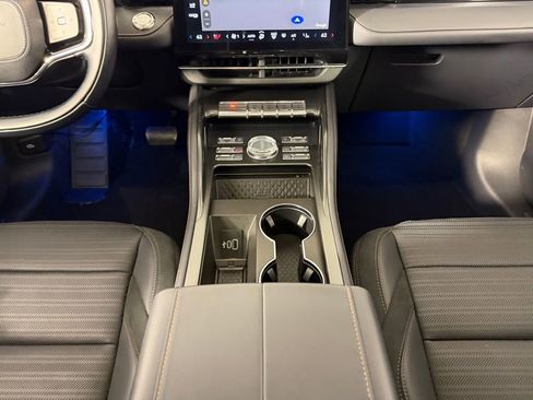 Used 2024 Lincoln Nautilus Reserve w/ Equipment Group 202A image 16