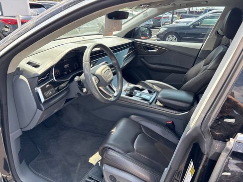Used 2019 Audi Q8 Prestige w/ Luxury Package AWD/4WD image 6