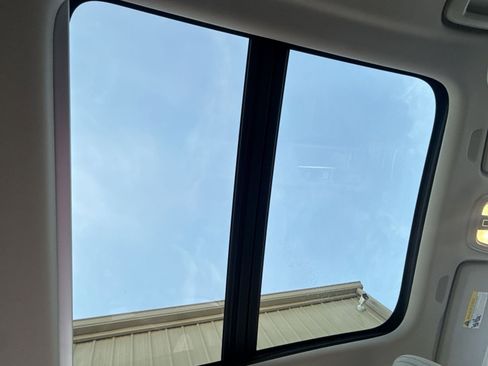 Used 2023 Volvo S90 B6 Ultimate image 24