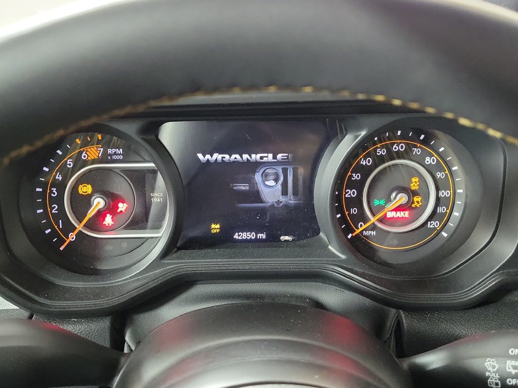 Used 2024 Jeep Wrangler Unlimited Sport AWD/4WD image 17