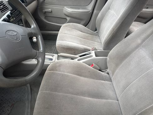 Used 2001 Toyota Corolla CE image 3