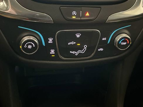 Used 2023 Chevrolet Equinox LT w/ LPO, Floor Liner Package AWD/4WD image 19