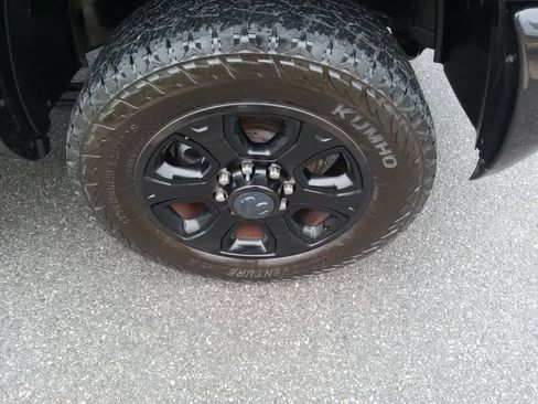 Used 2017 RAM 2500 Laramie w/ Sport Appearance Group image 9