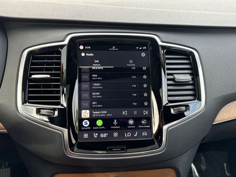 Certified 2024 Volvo XC90 T8 Plus w/ Protection Package Premier AWD/4WD image 18