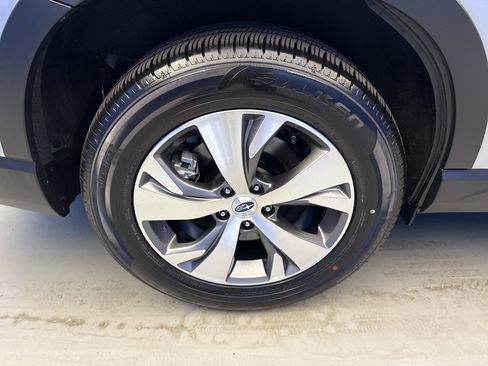 Used 2025 Subaru Ascent Premium AWD/4WD image 8