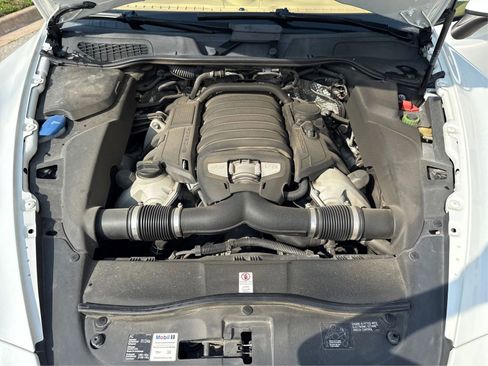 Used 2014 Porsche Cayenne S image 11
