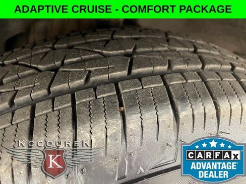Used 2020 Ford Explorer XLT w/ Equipment Group 202A AWD/4WD image 8
