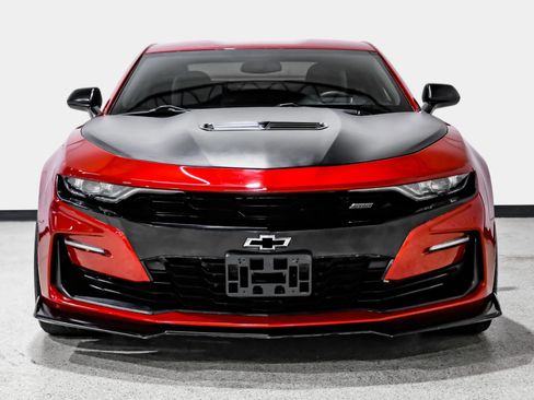 Used 2019 Chevrolet Camaro SS RWD image 3