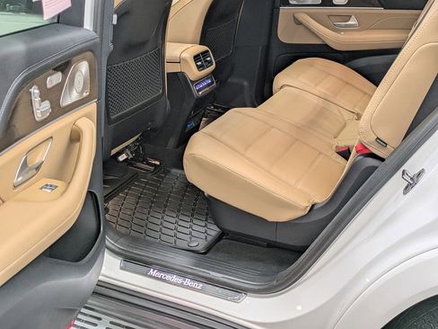 Used 2024 Mercedes-Benz GLS 450 4MATIC image 35