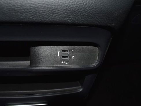 New 2026 Chrysler Pacifica Select image 32