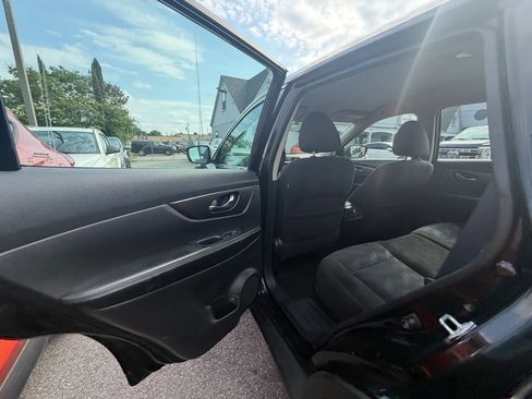 Used 2014 Nissan Rogue S FWD image 10