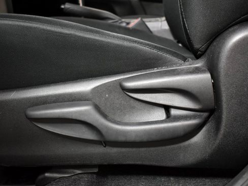 Used 2016 Toyota RAV4 LE image 12