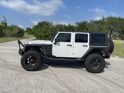 Used 2013 Jeep Wrangler Unlimited Rubicon w/ Connectivity Group image 2