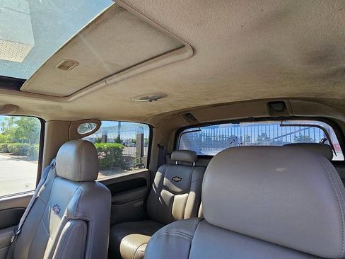 Used 2002 Chevrolet Avalanche 2WD w/ Convenience Pkg image 31