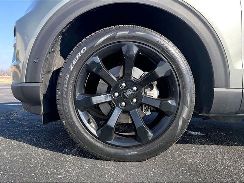 Used 2020 Ford Explorer Platinum w/ Premium Technology Package image 9