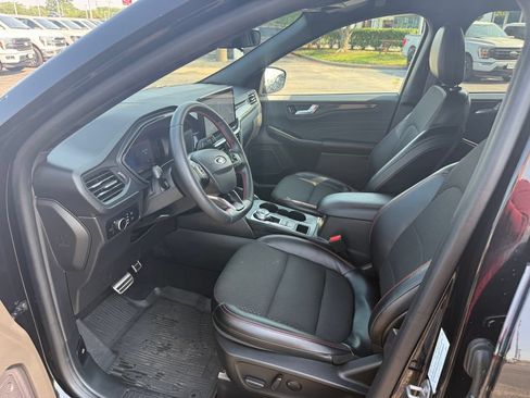 Certified 2023 Ford Escape ST-Line w/ Tech Pack #1 FWD image 15