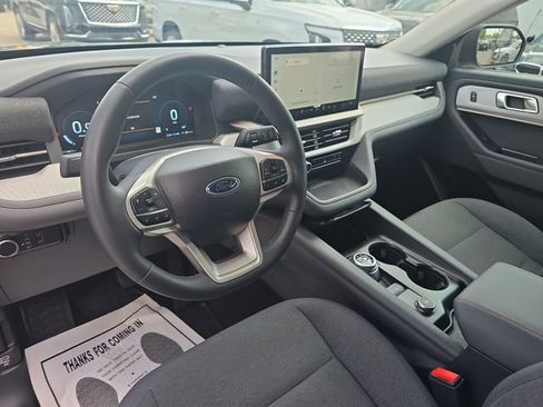 Used 2025 Ford Explorer Active image 15