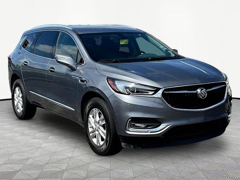 Used 2018 Buick Enclave Essence FWD image 3