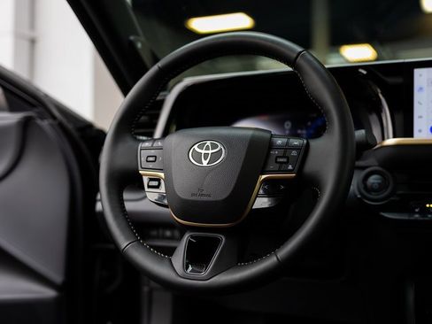 Used 2025 Toyota Crown Platinum image 13