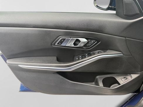 Used 2022 BMW 330i Sedan w/ Driving Assistance Package RWD image 13