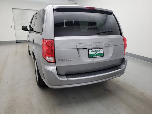 Used 2018 Dodge Grand Caravan SE FWD image 6