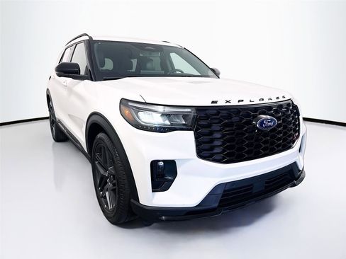 Used 2025 Ford Explorer ST AWD/4WD image 29