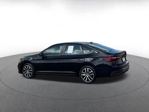 Used 2025 Volkswagen Jetta SE image 10