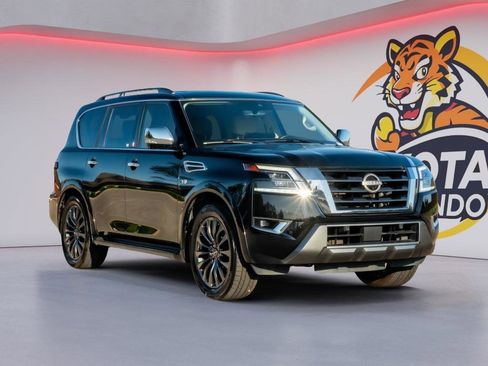 Used 2021 Nissan Armada Platinum w/ Captain's Chairs Package RWD image 3