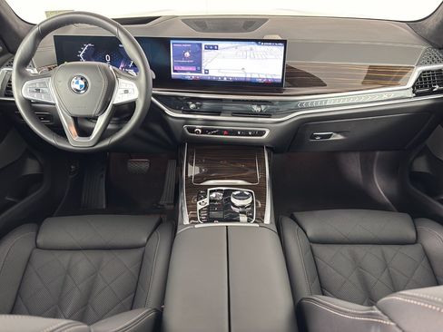 Used 2026 BMW X7 xDrive40i AWD/4WD image 17