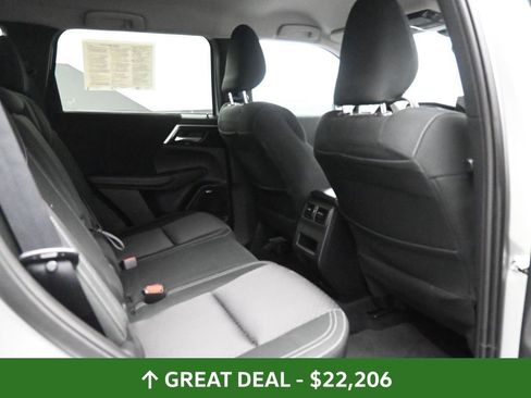 Used 2025 Mitsubishi Outlander ES image 23