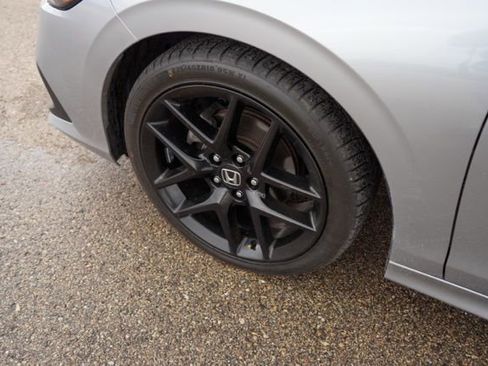 Used 2023 Honda Civic Sport image 11
