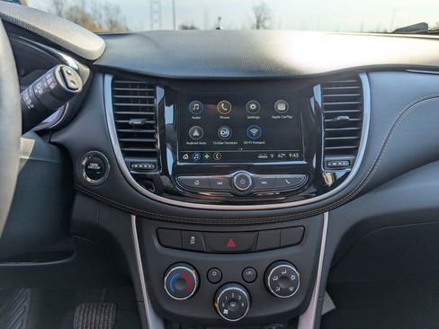Used 2019 Chevrolet Trax LT w/ LT Convenience Package image 15