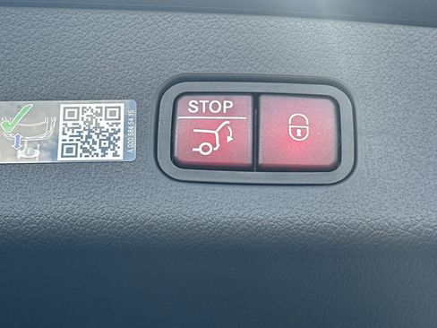 Used 2026 Mercedes-Benz GLC 350e 4MATIC image 22