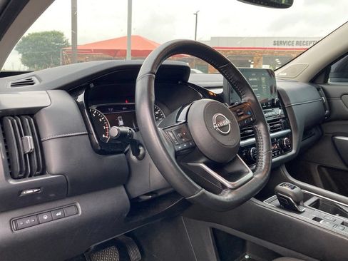 Used 2022 Nissan Pathfinder SL w/ SL Premium Package FWD image 8