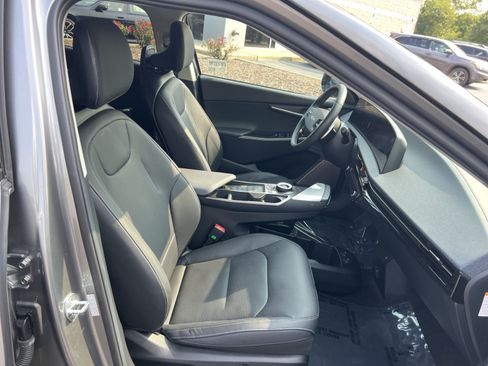 Used 2022 Kia EV6 Wind w/ Wind Technology Package AWD/4WD image 26