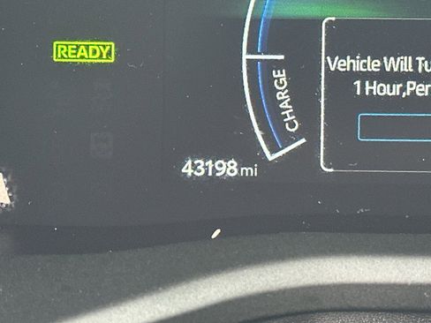 Used 2025 Toyota Camry SE image 16