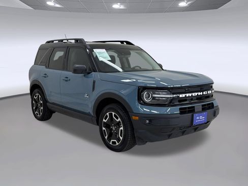 Certified 2023 Ford Bronco Sport Outer Banks w/ Tech Package AWD/4WD image 7