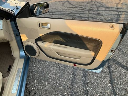 Used 2006 Ford Mustang GT image 16