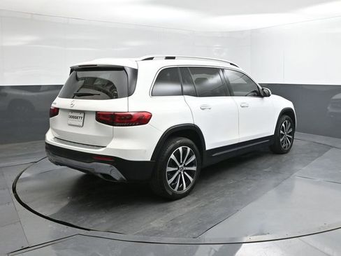 Used 2023 Mercedes-Benz GLB 250 w/ Premium Package image 8