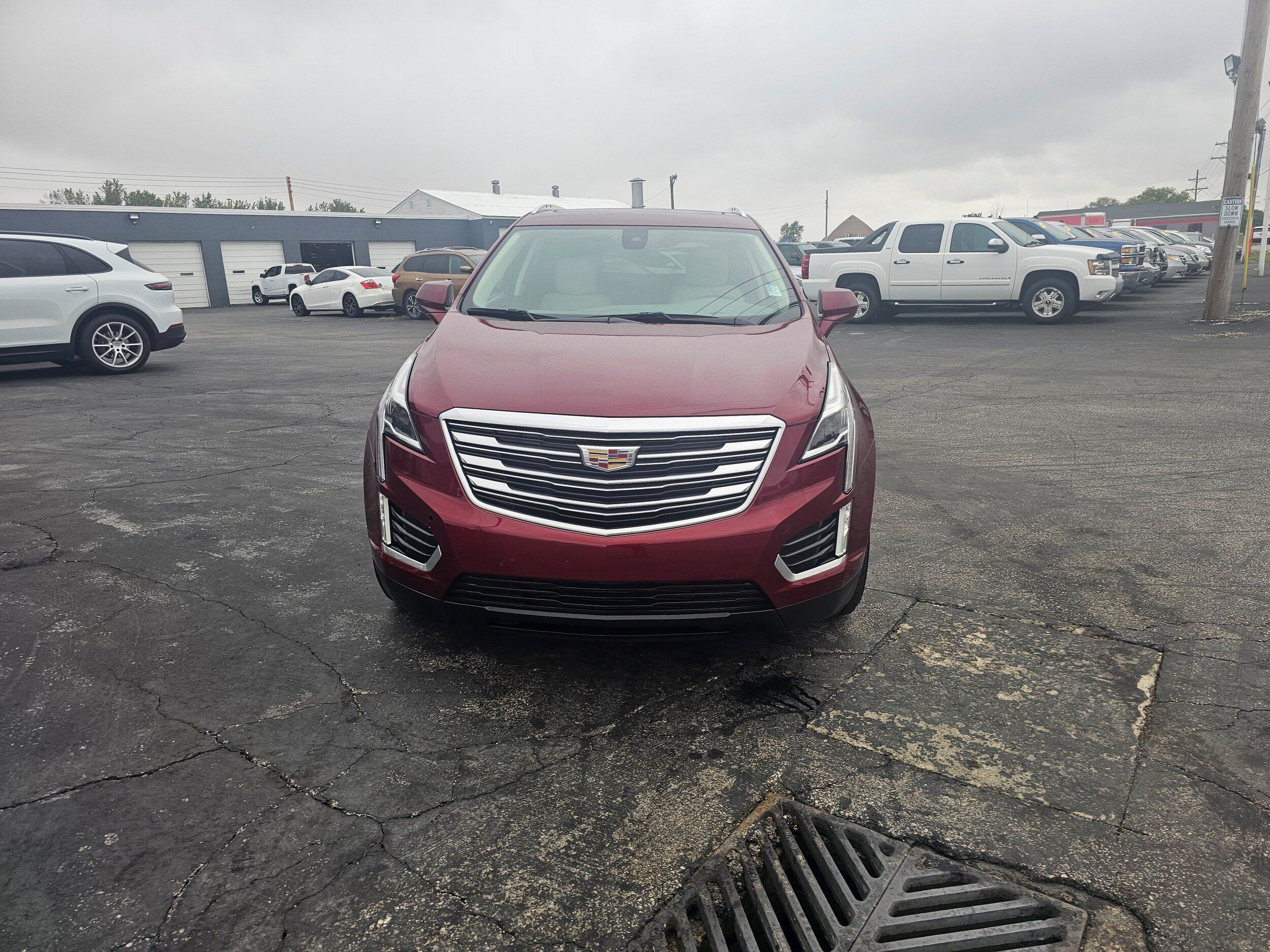 Used 2017 Cadillac XT5 Luxury w/ Driver Awareness Package AWD/4WD image 2