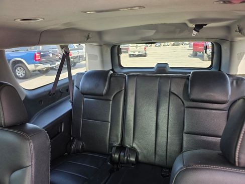 Used 2015 GMC Yukon XL SLE image 8