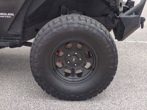 Used 2012 Jeep Wrangler Unlimited Rubicon w/ Connectivity Group AWD/4WD image 11