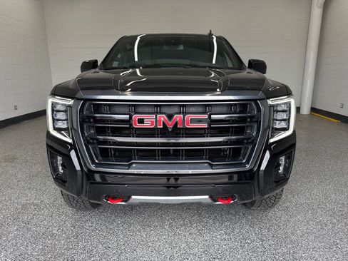 Used 2024 GMC Yukon XL AT4 w/ AT4 Premium Package AWD/4WD image 3