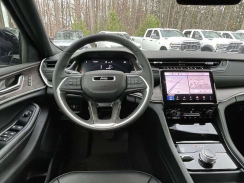 New 2025 Jeep Grand Cherokee L Limited w/ Trailer Tow Package AWD/4WD image 22