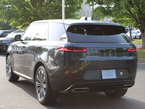 Used 2024 Land Rover Range Rover Sport SE AWD/4WD image 7
