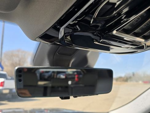 Used 2022 Jeep Grand Cherokee Overland w/ Luxury Tech Group IV image 32