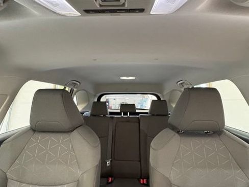 Used 2025 Toyota RAV4 XLE FWD image 29