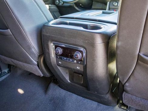 Used 2023 Chevrolet Suburban Premier image 18