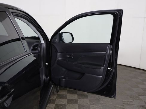 Used 2024 Mitsubishi Outlander Sport ES image 16